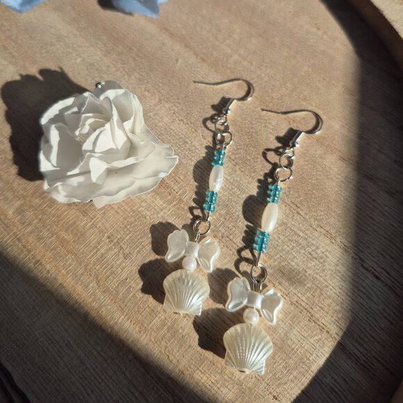Handmade long blue seashell earrings - Picture 3 of 3